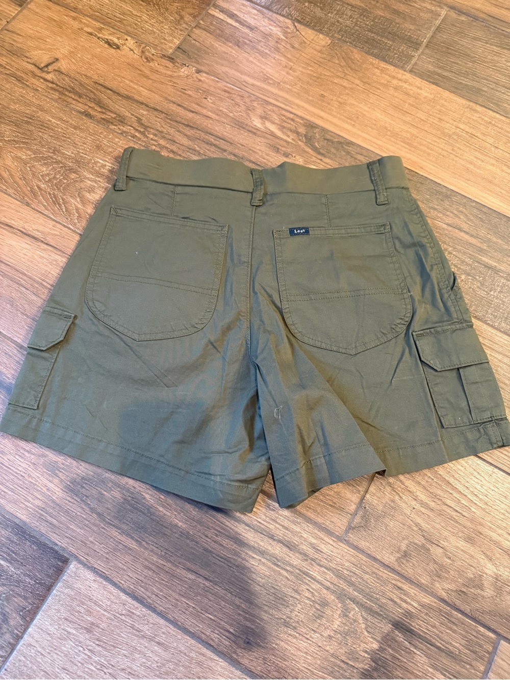 Lee Women's Olive Green Cargo Shorts - Picture 2 of 5